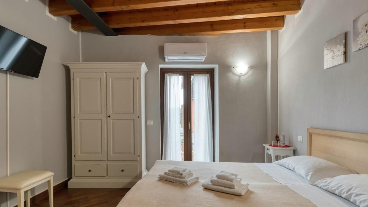 Bed and Breakfast Cascina Volta Brescia Exterior foto