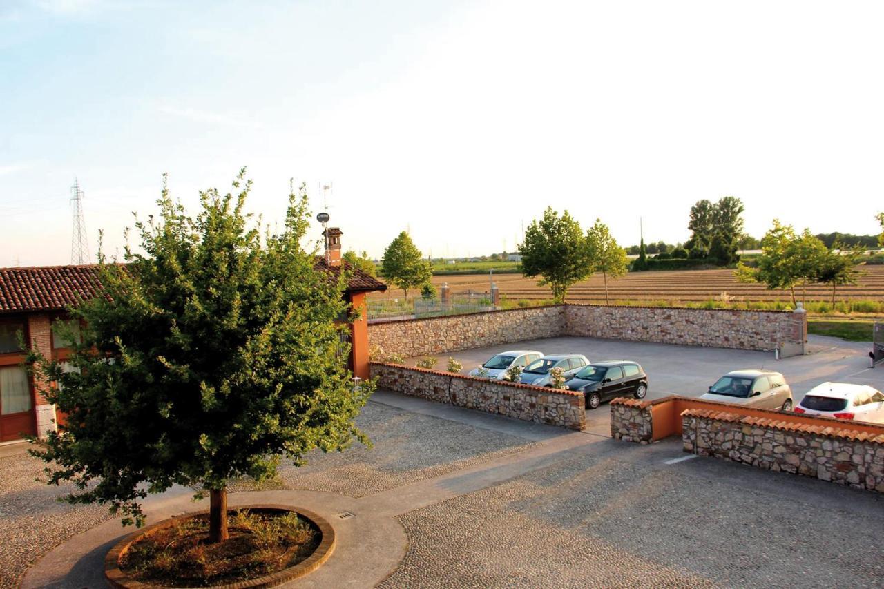 Bed and Breakfast Cascina Volta Brescia Exterior foto