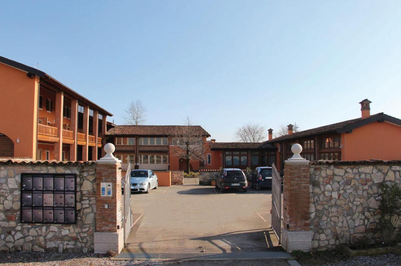 Bed and Breakfast Cascina Volta Brescia Exterior foto