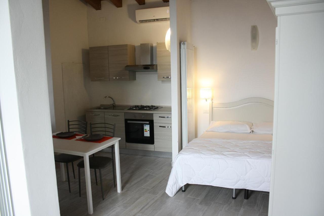 Bed and Breakfast Cascina Volta Brescia Exterior foto